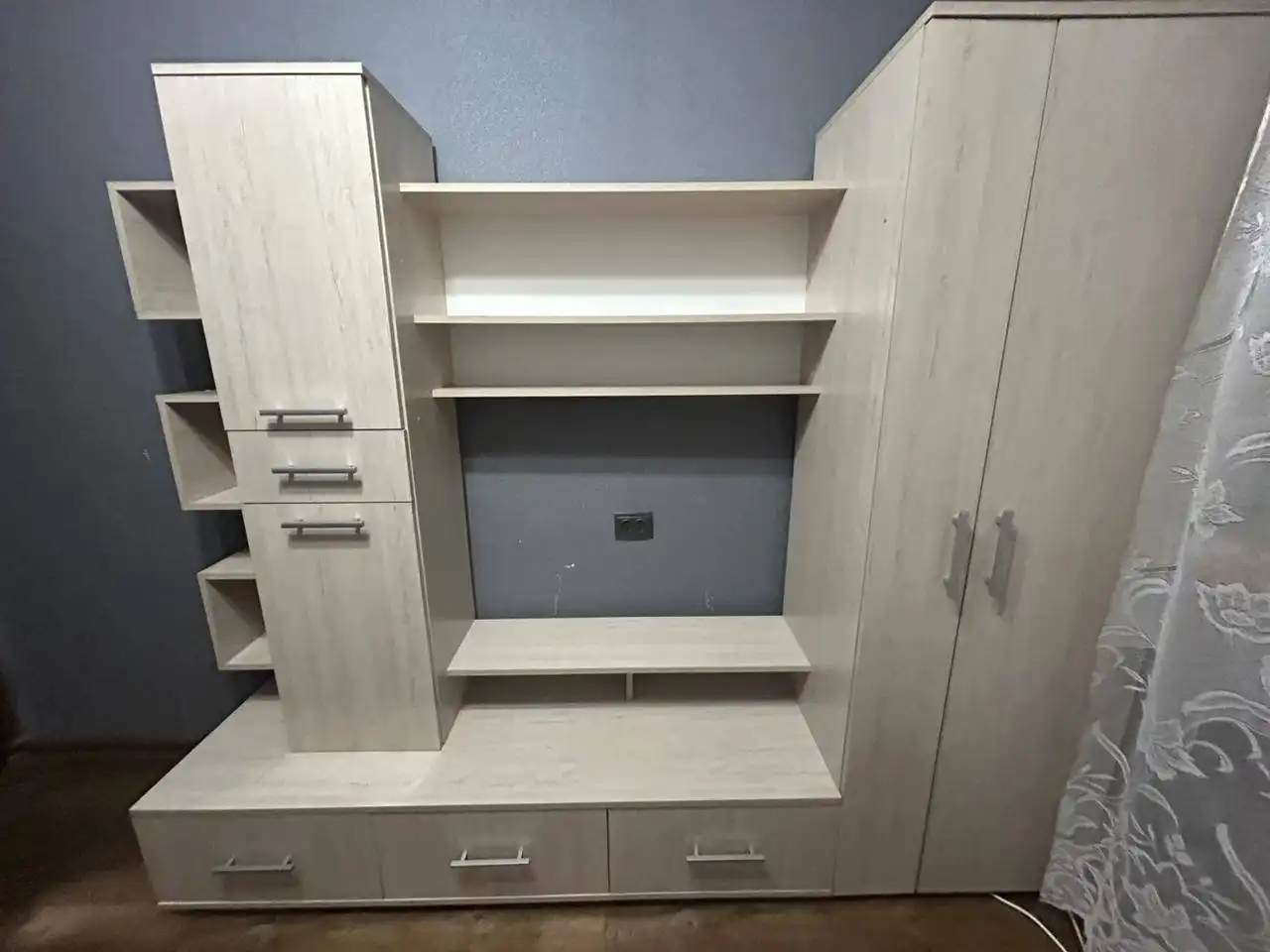 Продам Шкаф-стенку