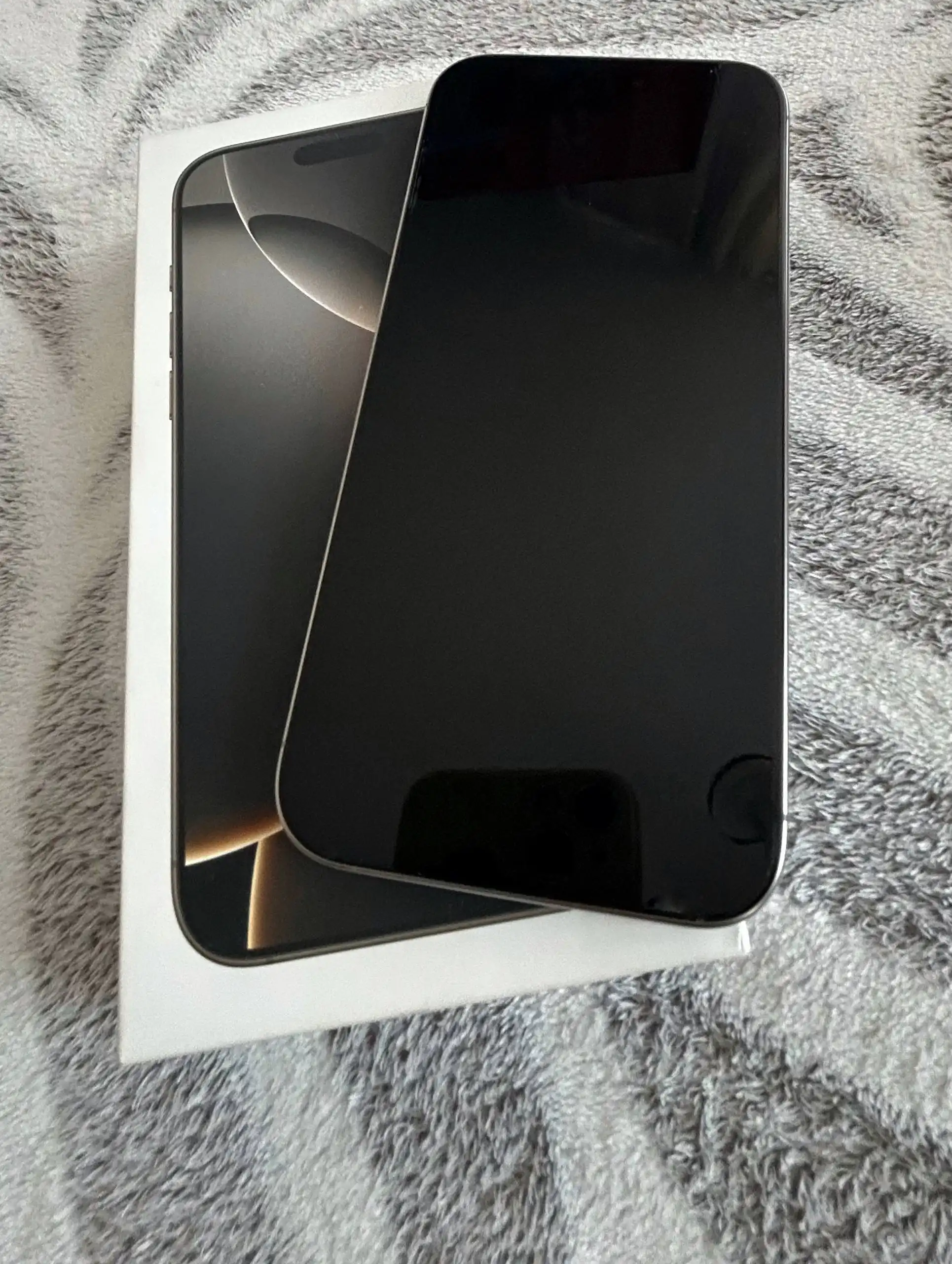 Iphone 16 pro Max на гарантии