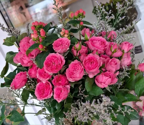 Букет из Кустовой Розы и зелени - Хобби и отдых в Владивосток