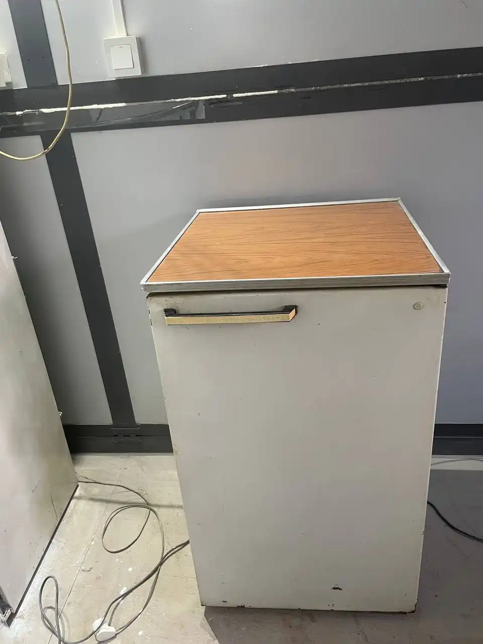 Продажа холодильников и морозильных ларей