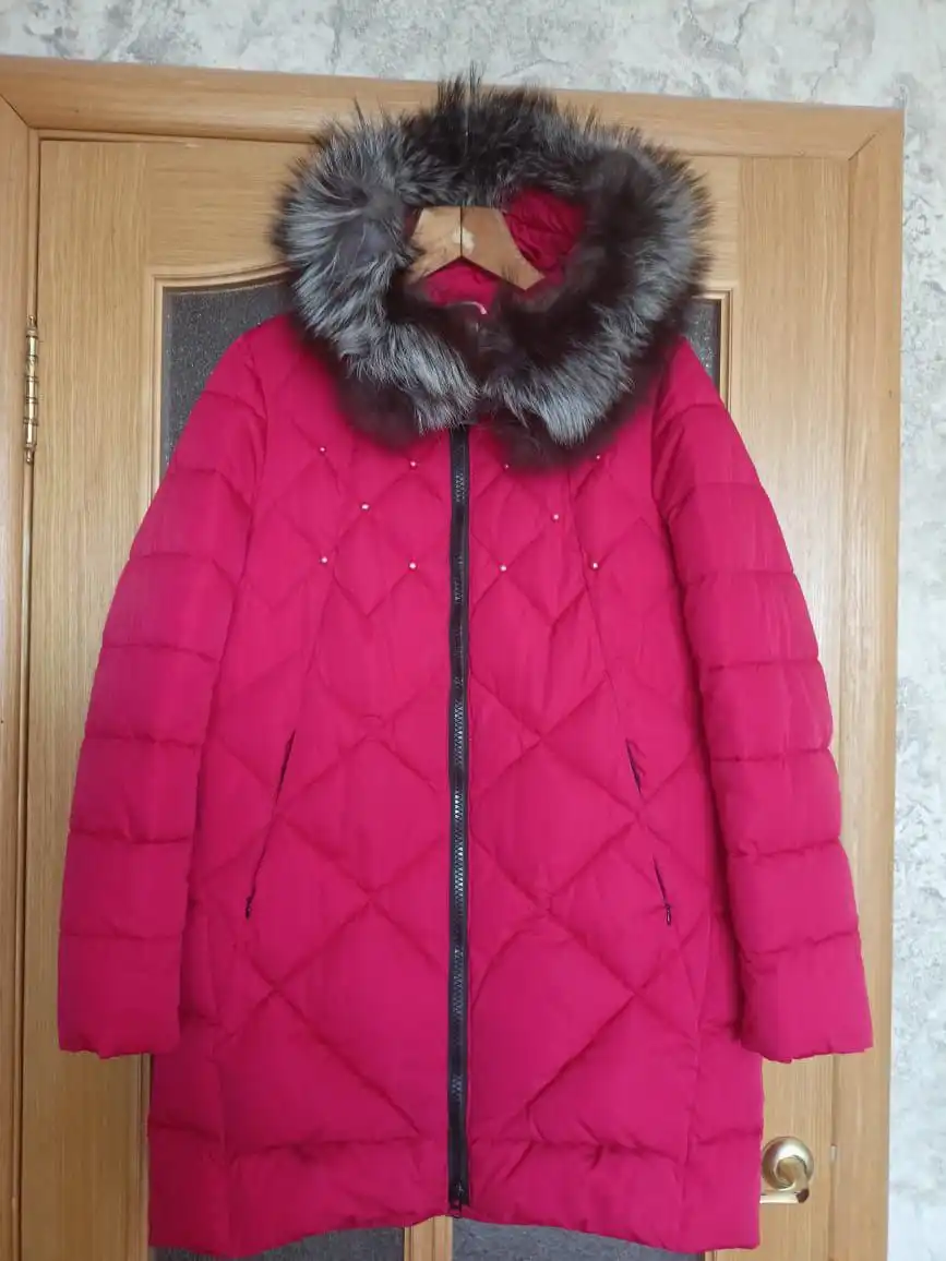 Продам пуховик с натуральным мехом
