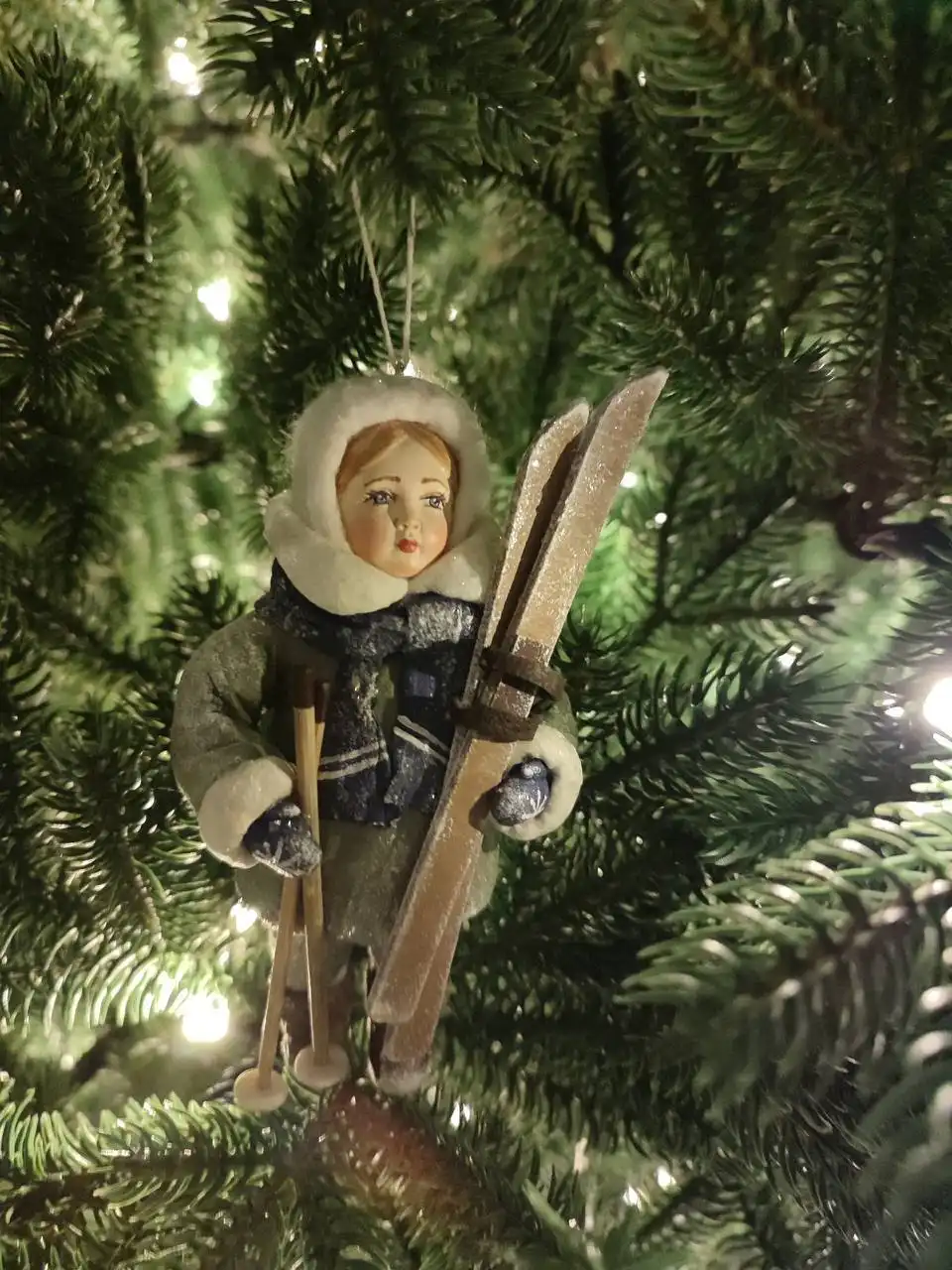 Искусственная ель "Императрица" со встроенными лампочками