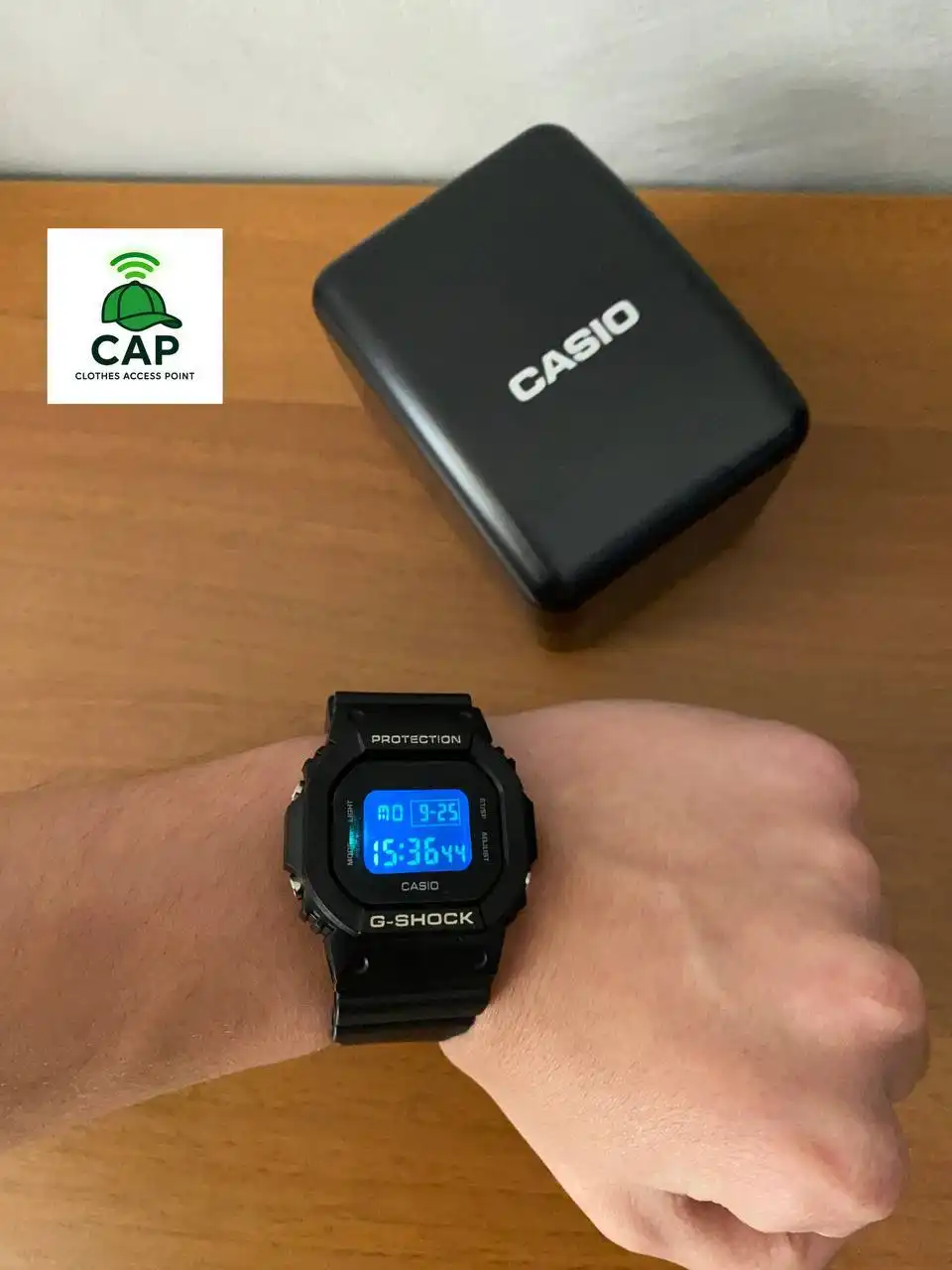 Часы Casio G-Shock DW5600 чёрные с белой надписью