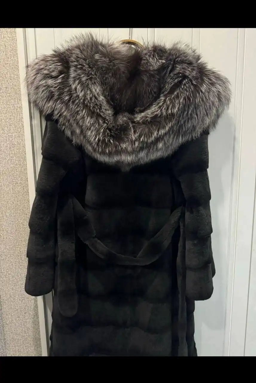 Шикарная шуба из натурального меха лиса-бобер