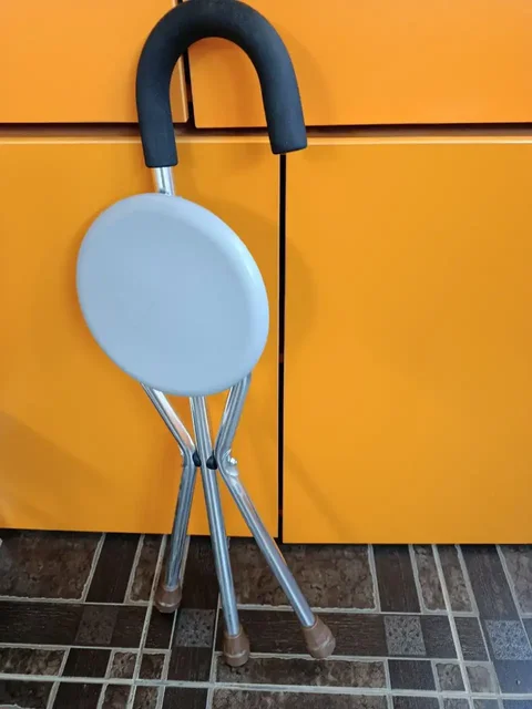 Трость-стул в хорошем состоянии - Хобби и отдых в Владивосток