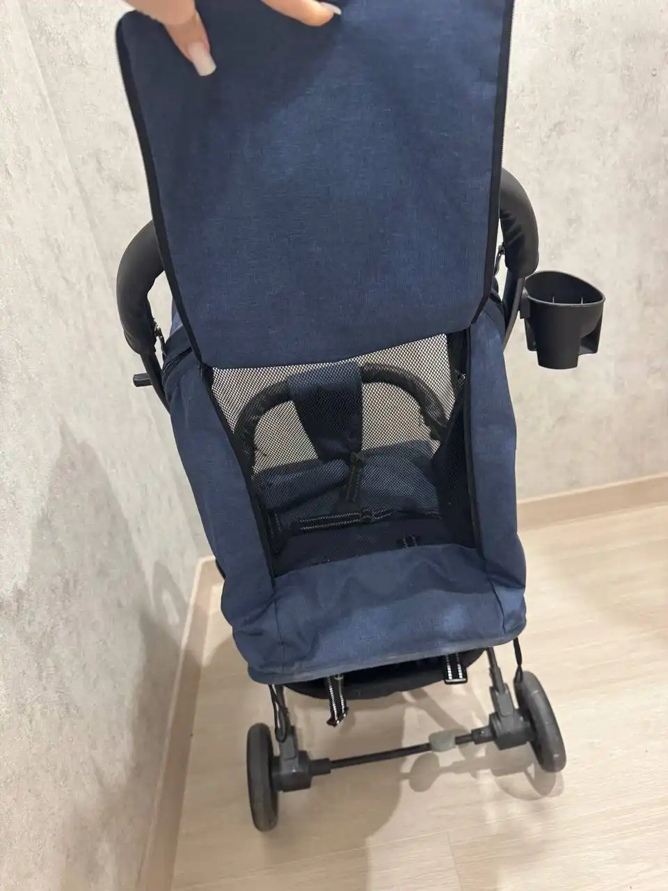 Прогулочная коляска в отличном состоянии