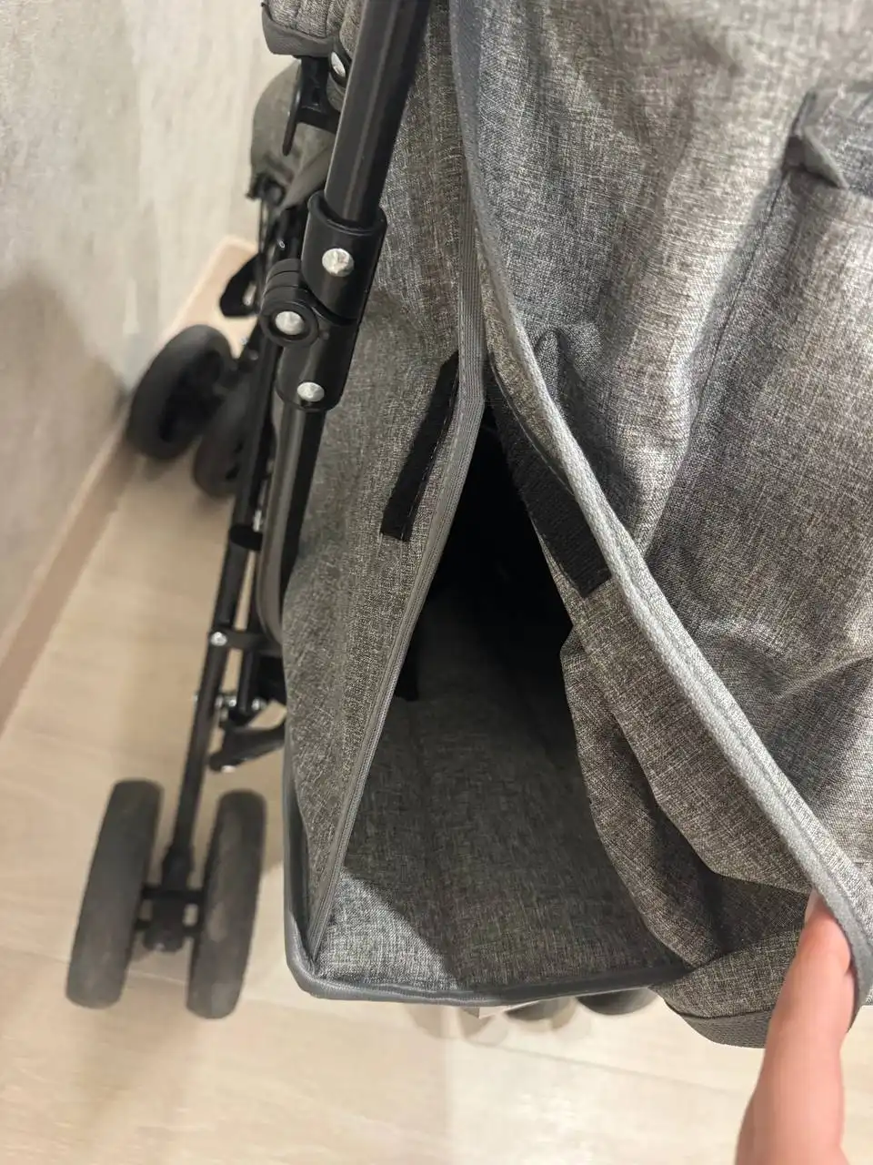 Прогулочная детская коляска