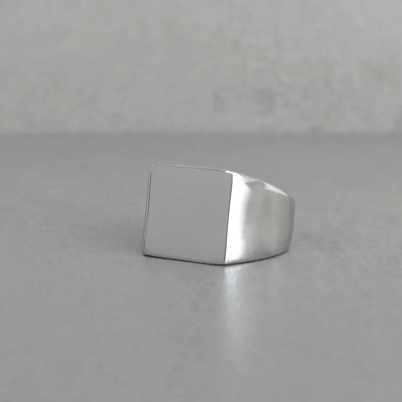 Печатки из ювелирной стали с гравировкой