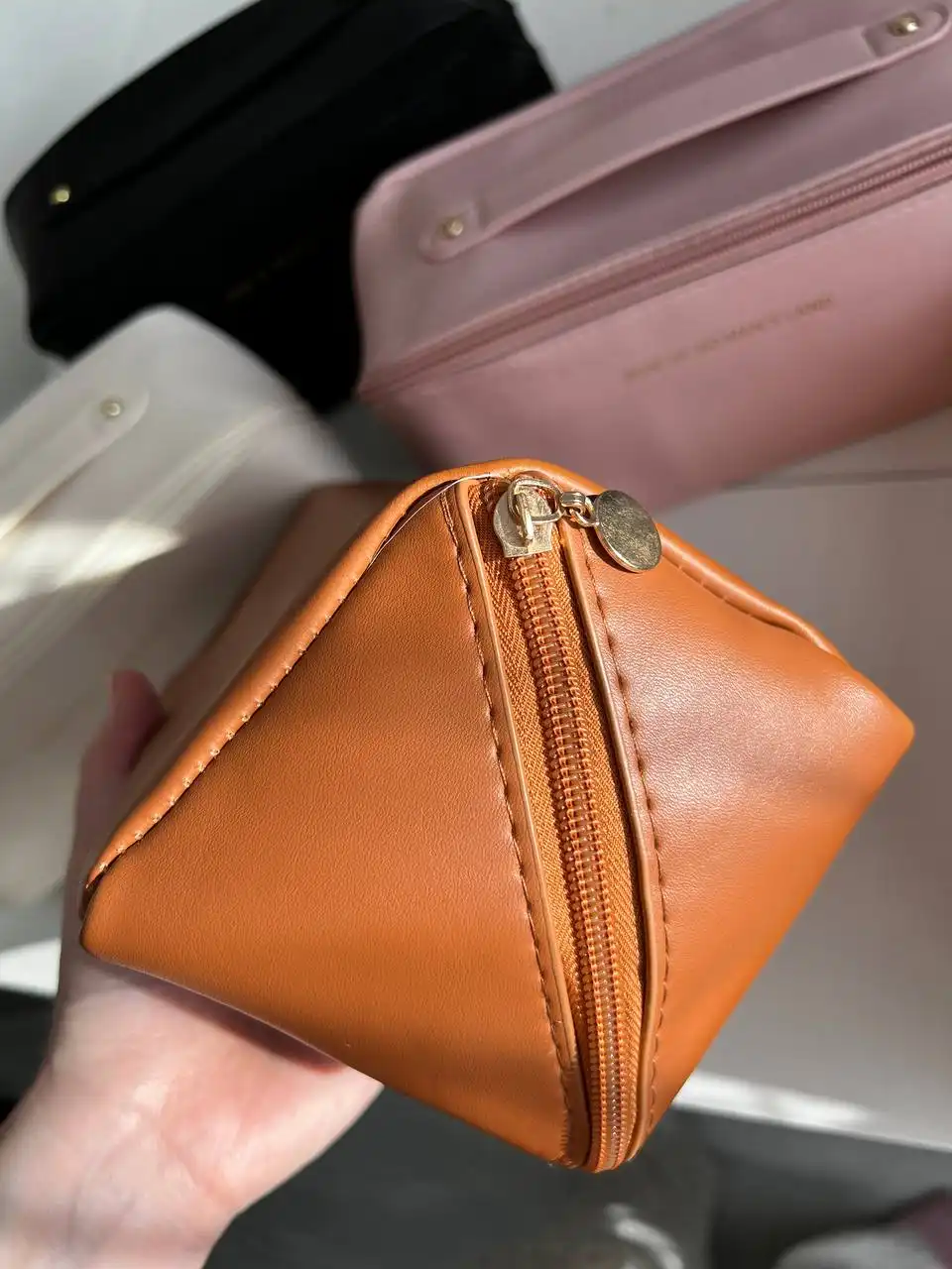 Продам новую косметичку