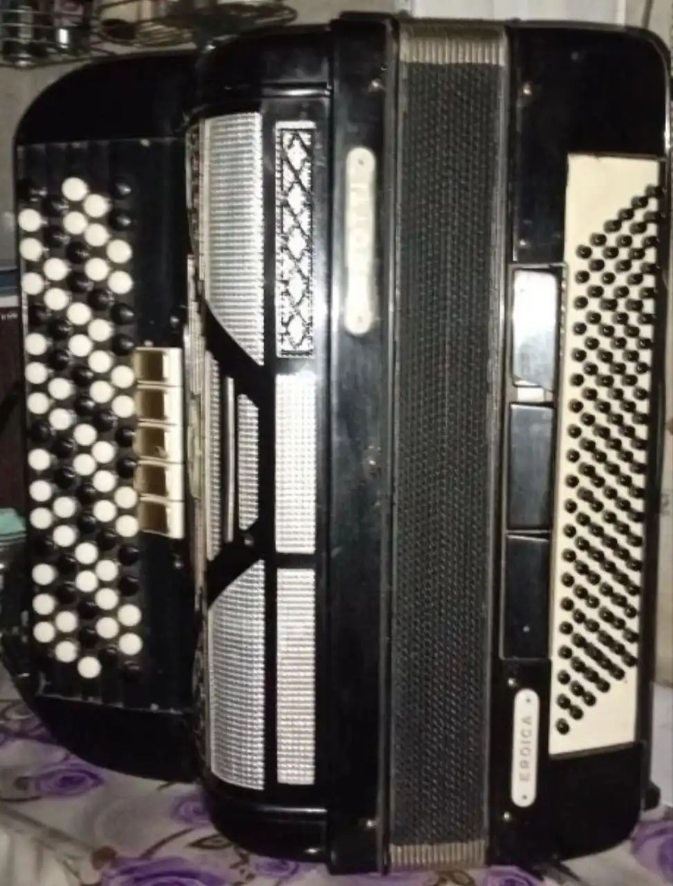 Продам баян Firotti