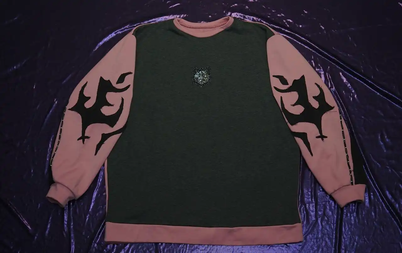 Продажа свитшотов зелено-розового и серо-розового цветов