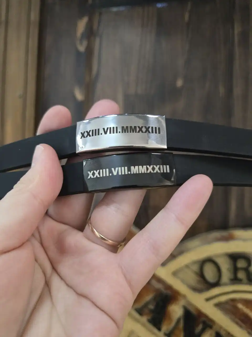 Браслеты с гравировкой за 5 минут