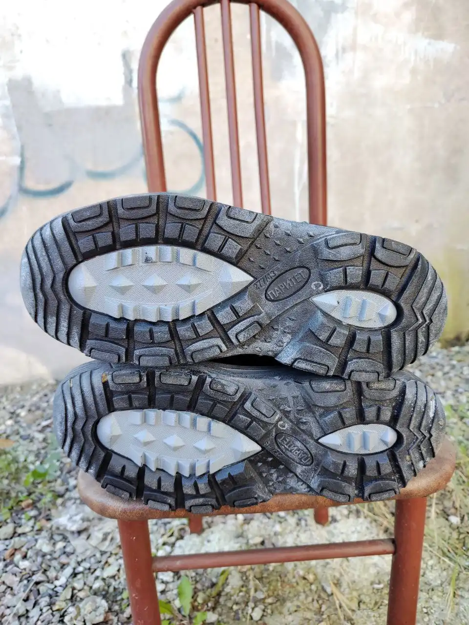 Продам зимние сапоги 43 размера в Уссурийске