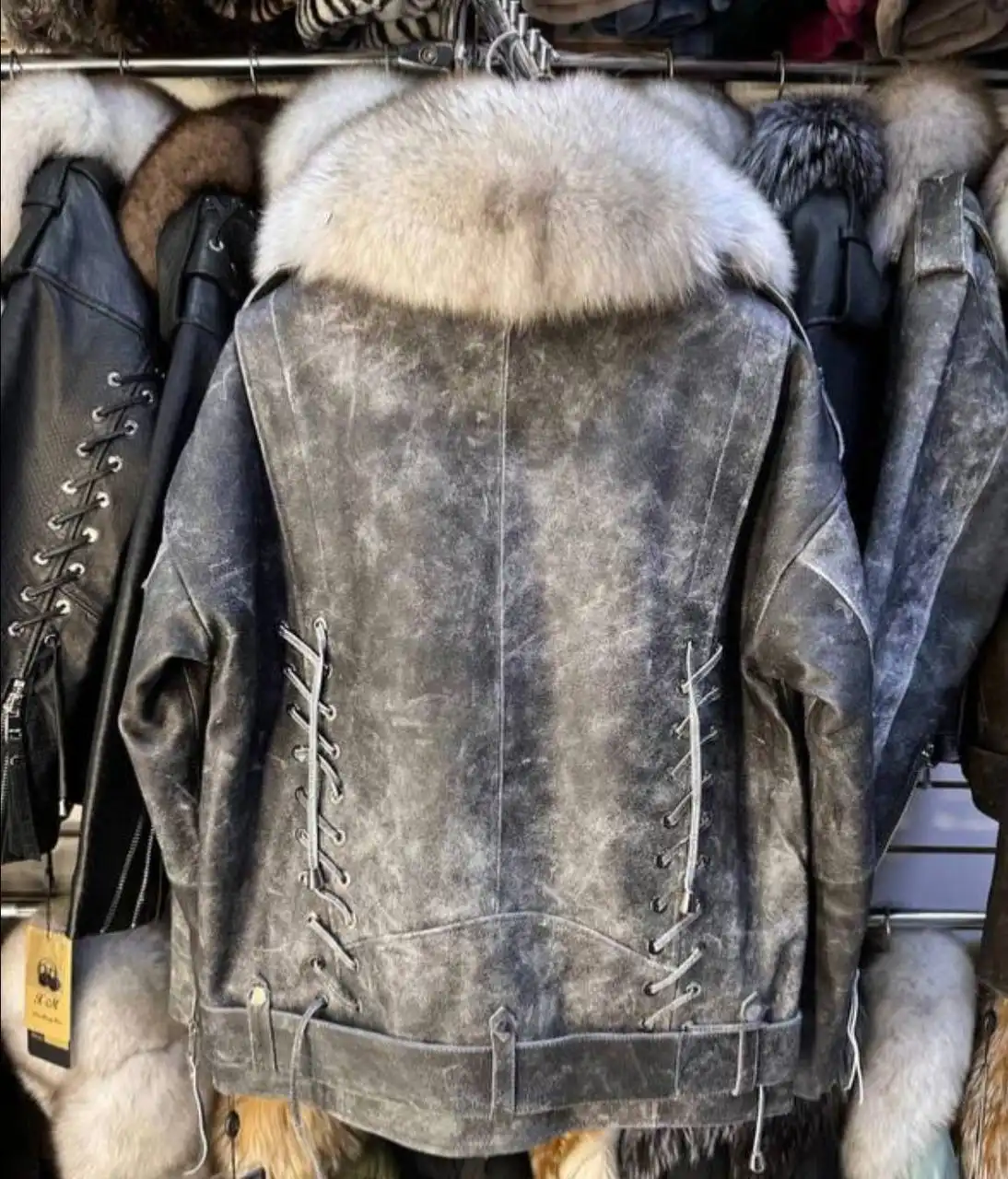 Куртка из натуральной кожи с мехом песца размер 42