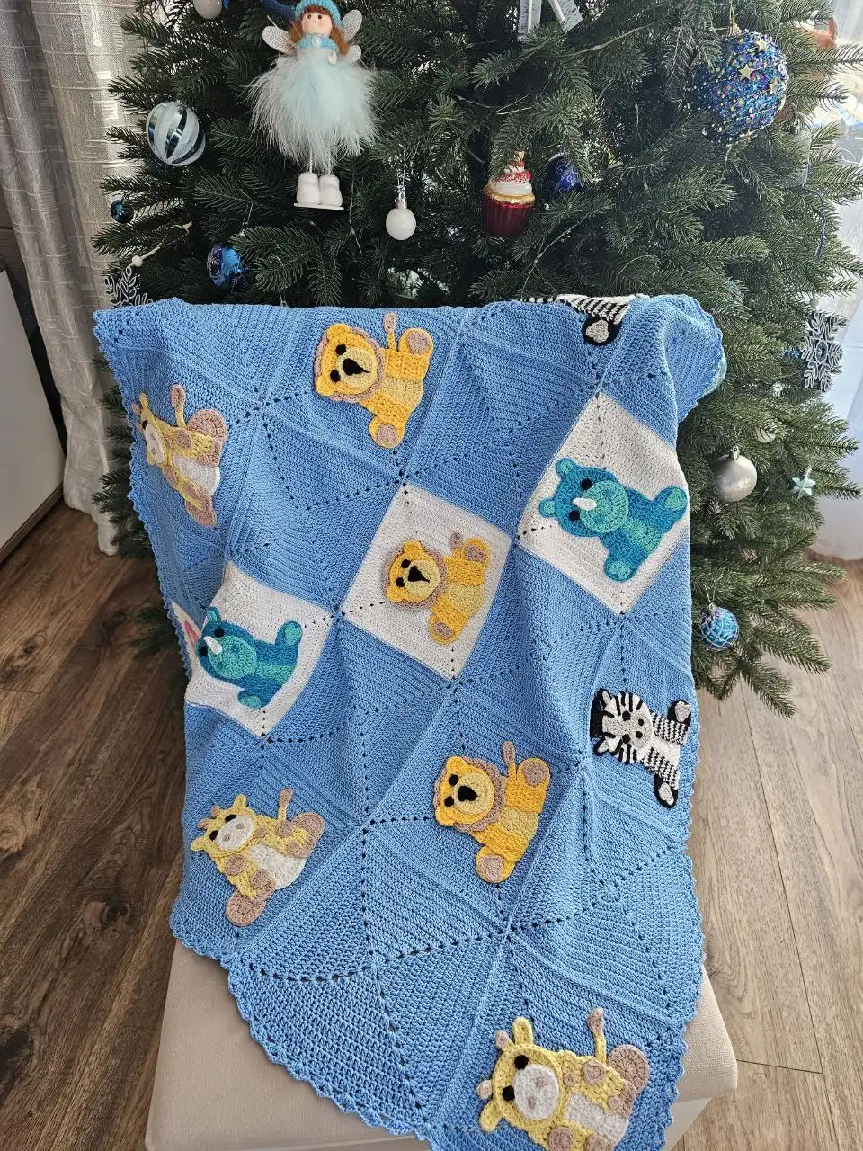 Детский плед ручной работы с 3D аппликациями животных