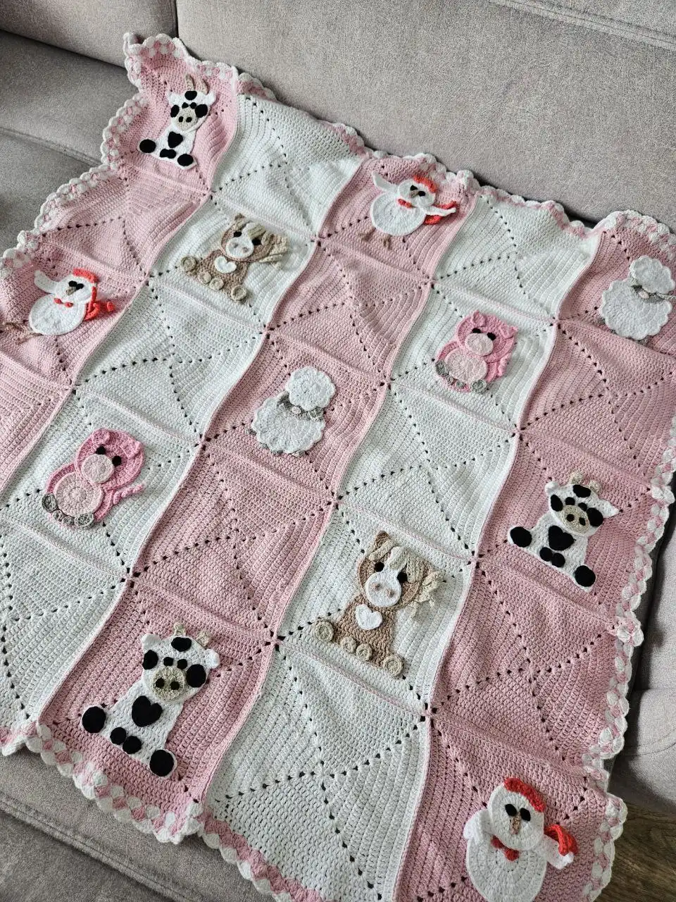 Детский плед ручной работы с 3D аппликациями животных