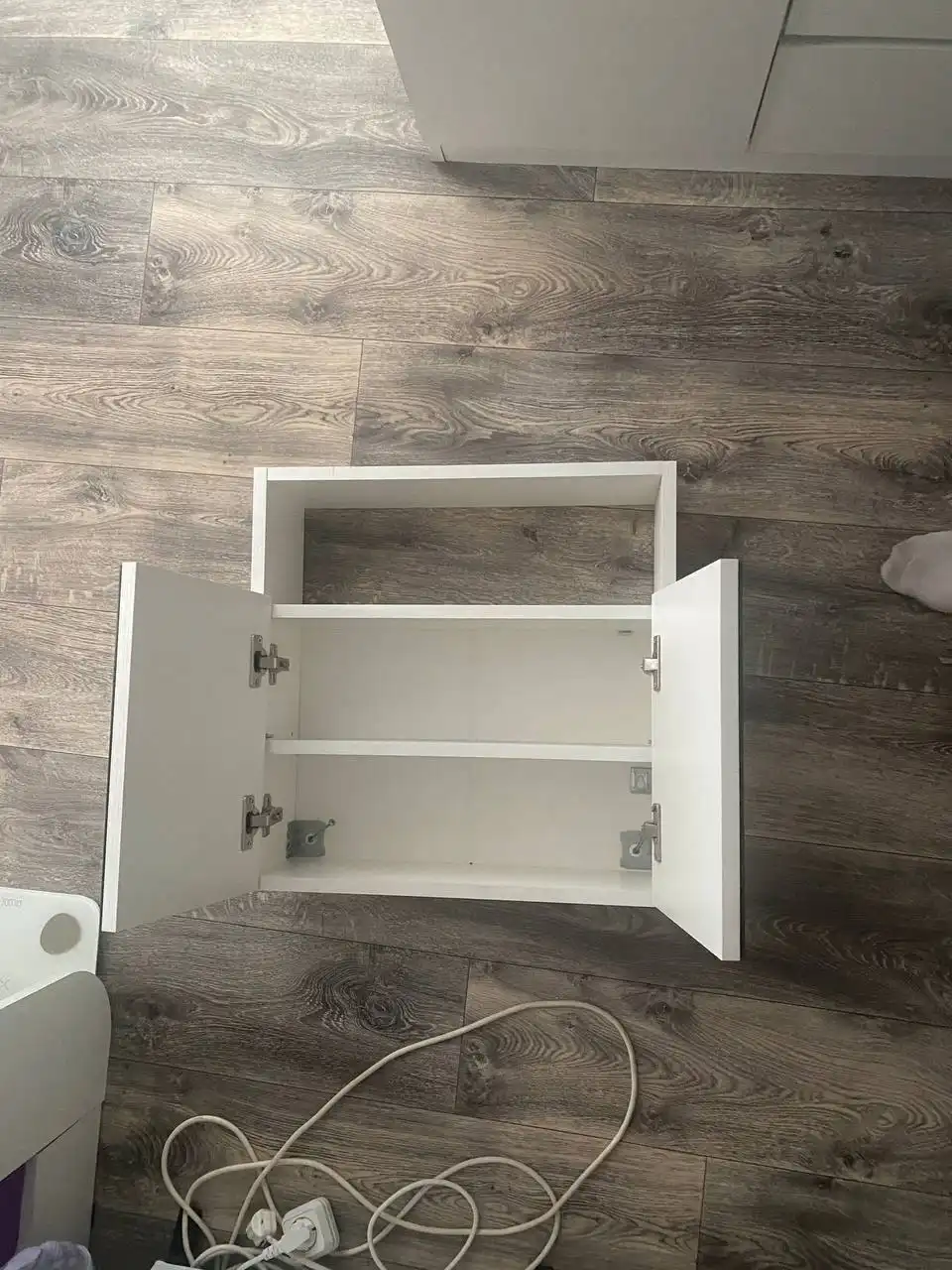 Полка навесная в отличном состоянии