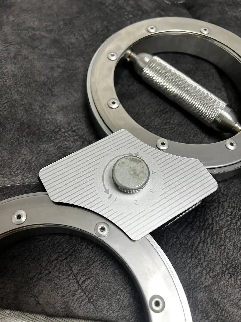 Тренажёр для рук с регулируемым сопротивлением