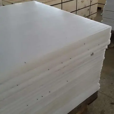 Листы полиацеталя ПОМ в наличии в Хабаровске - Хендмейд в Хабаровск