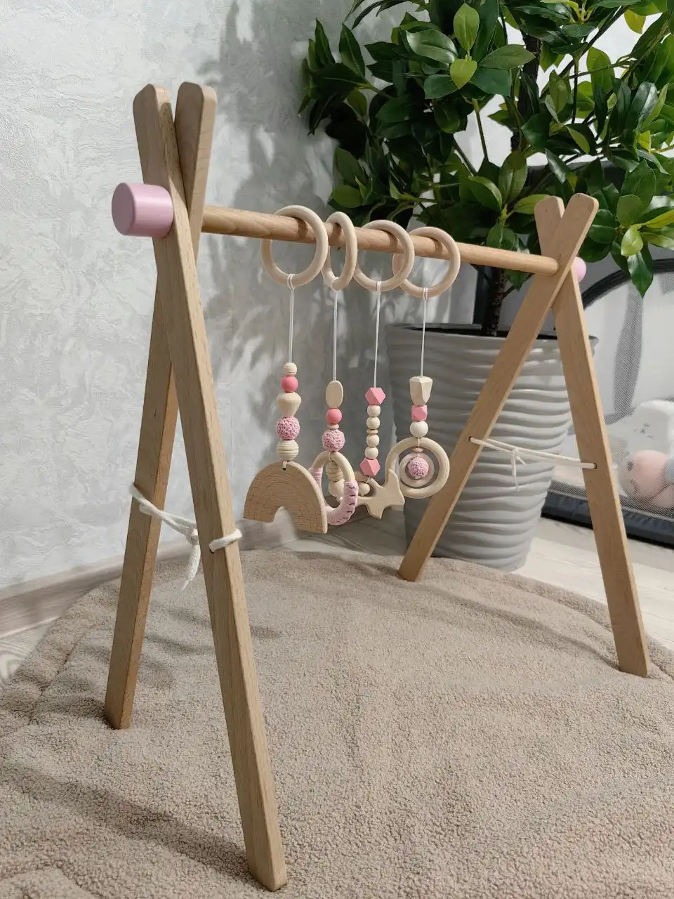 Продам деревянный мобиль (стойка Монтессори) для малышей - Развивающие игрушки (Товары для детей) в Владивосток