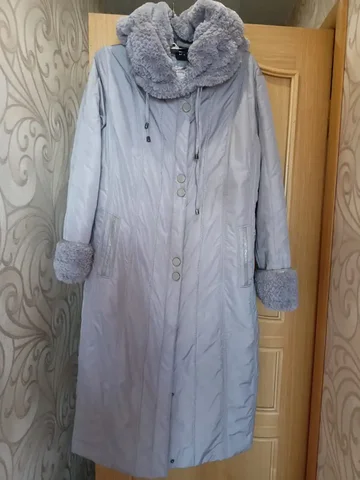 Продам пальто в отличном состоянии - Спортивная одежда и обувь в Владивосток