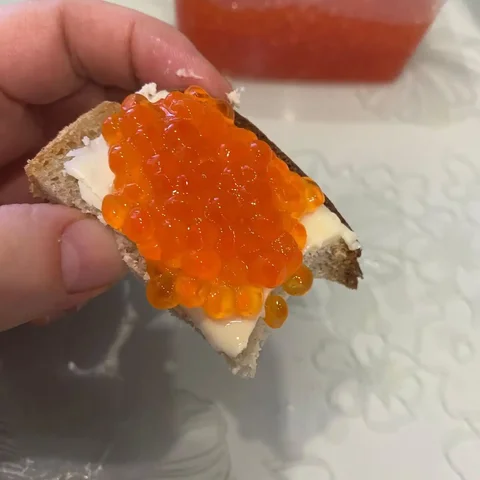 Икра горбуши малосольная - Сувениры в Владивосток