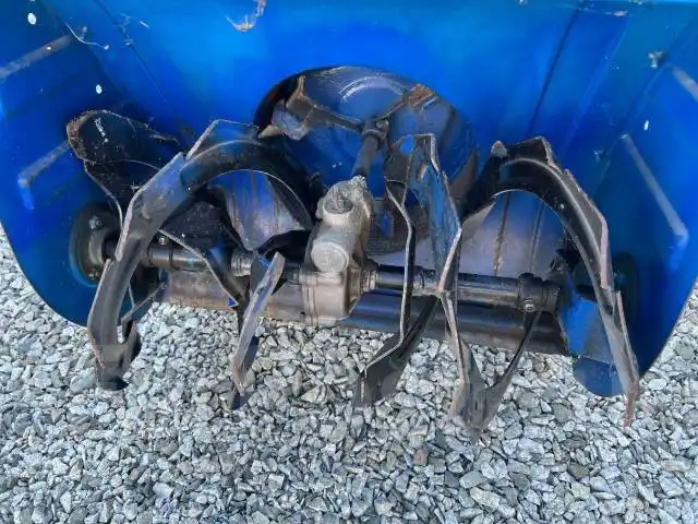 Снегоуборщик Yamaha YSM555 на гусеницах - Садово-огородная техника (Барахолка) в Надеждинск