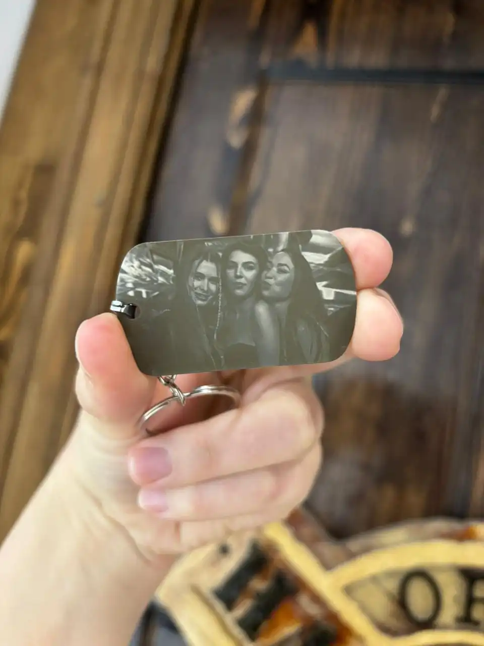 Фотогравировка на жетонах из ювелирной стали - Гравировка (Услуги) в Владивосток