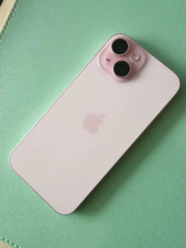 Продам Айфон 15 256 Гб в отличном состоянии - Смартфоны и телефоны (Электроника) в Владивосток