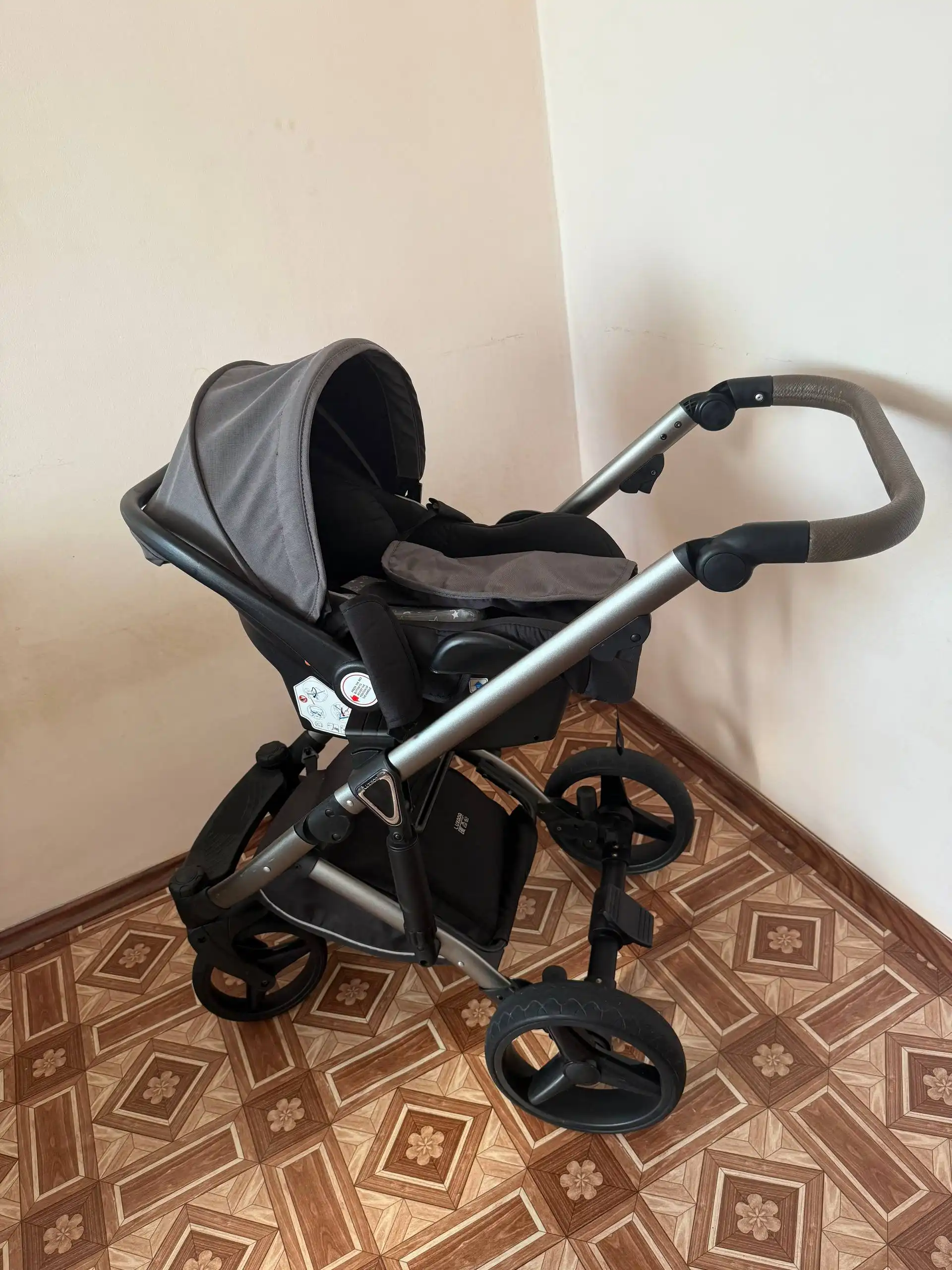 Продам коляску Luxmom 3в1 - Товары для детей в Владивосток