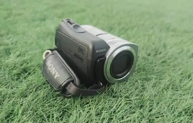 Продам видеокамеру Sony handycam DCR-SR65E, Япония, полный комплект - Видеокамеры (Электроника) в Владивосток