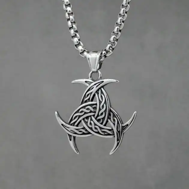 Подвески из ювелирной стали с цепочкой - Ювелирные изделия (Барахолка) в Владивосток