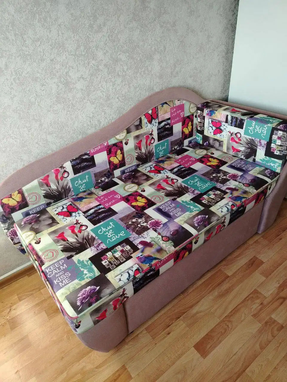 Б/у софа в очень хорошем состоянии - Для дома и дачи в Владивосток