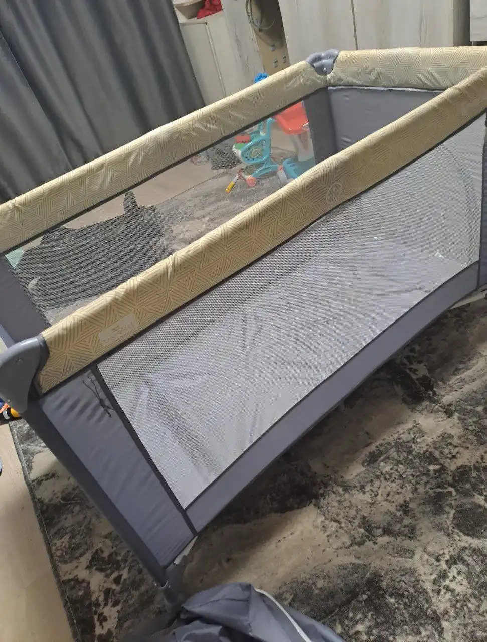 Продам манеж-кровать в хорошем состоянии - Манежи (Товары для детей) в Владивосток