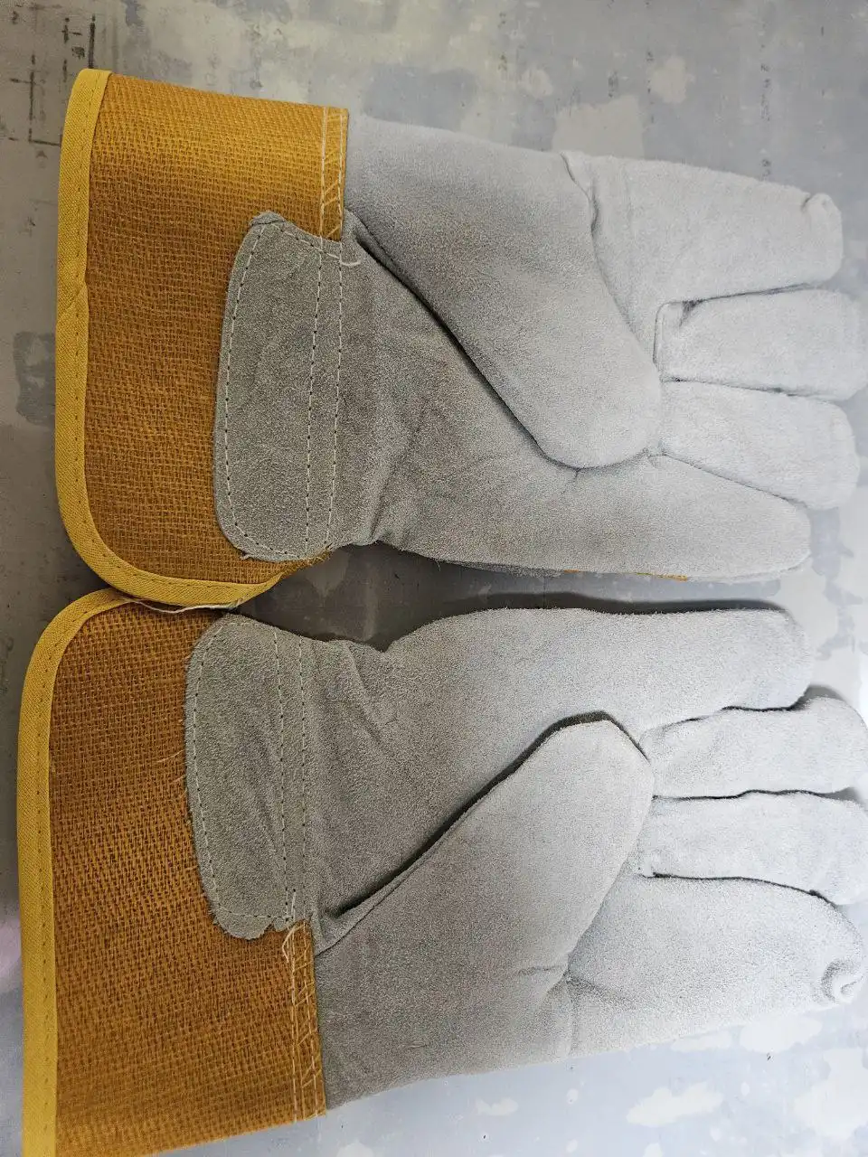 Продажа рабочих перчаток разных типов и размеров - Рабочая одежда (Одежда) в Владивосток