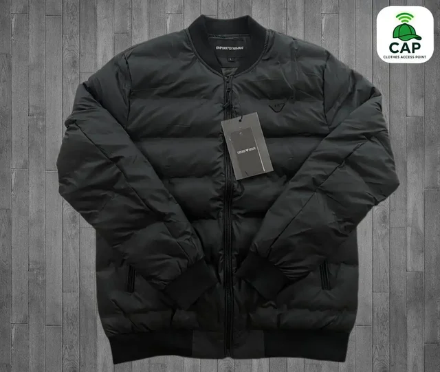 Демисезонная куртка Armani черная - Блузы в Владивосток