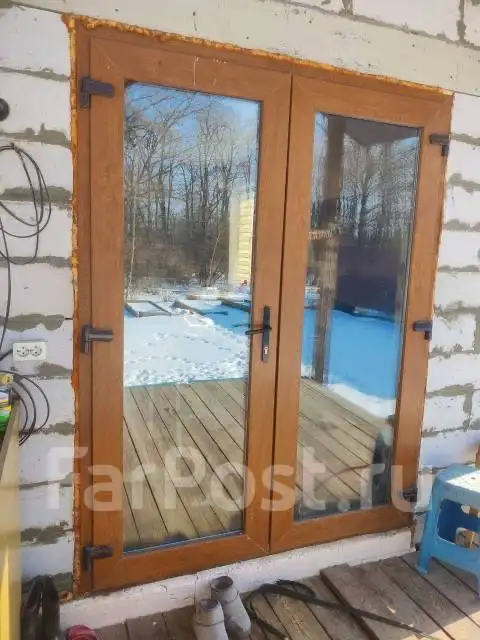 Пластиковая дверь с ламинацией под дерево - Двери (Для дома и дачи) в Надеждинск