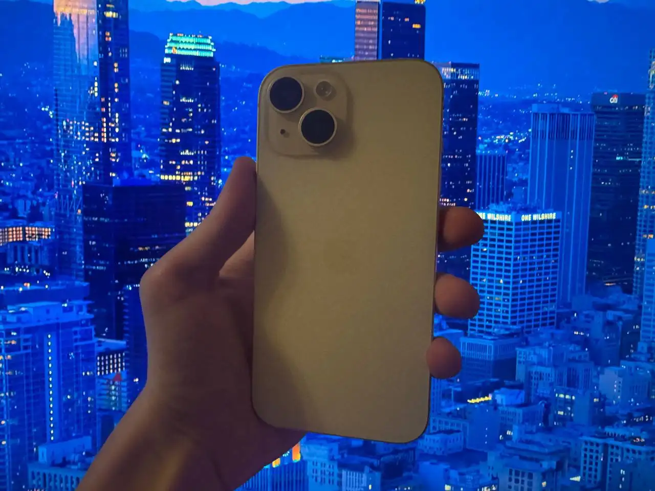 Продажа iPhone 15 128 ГБ в отличном состоянии - Смартфоны (Электроника) в Владивосток