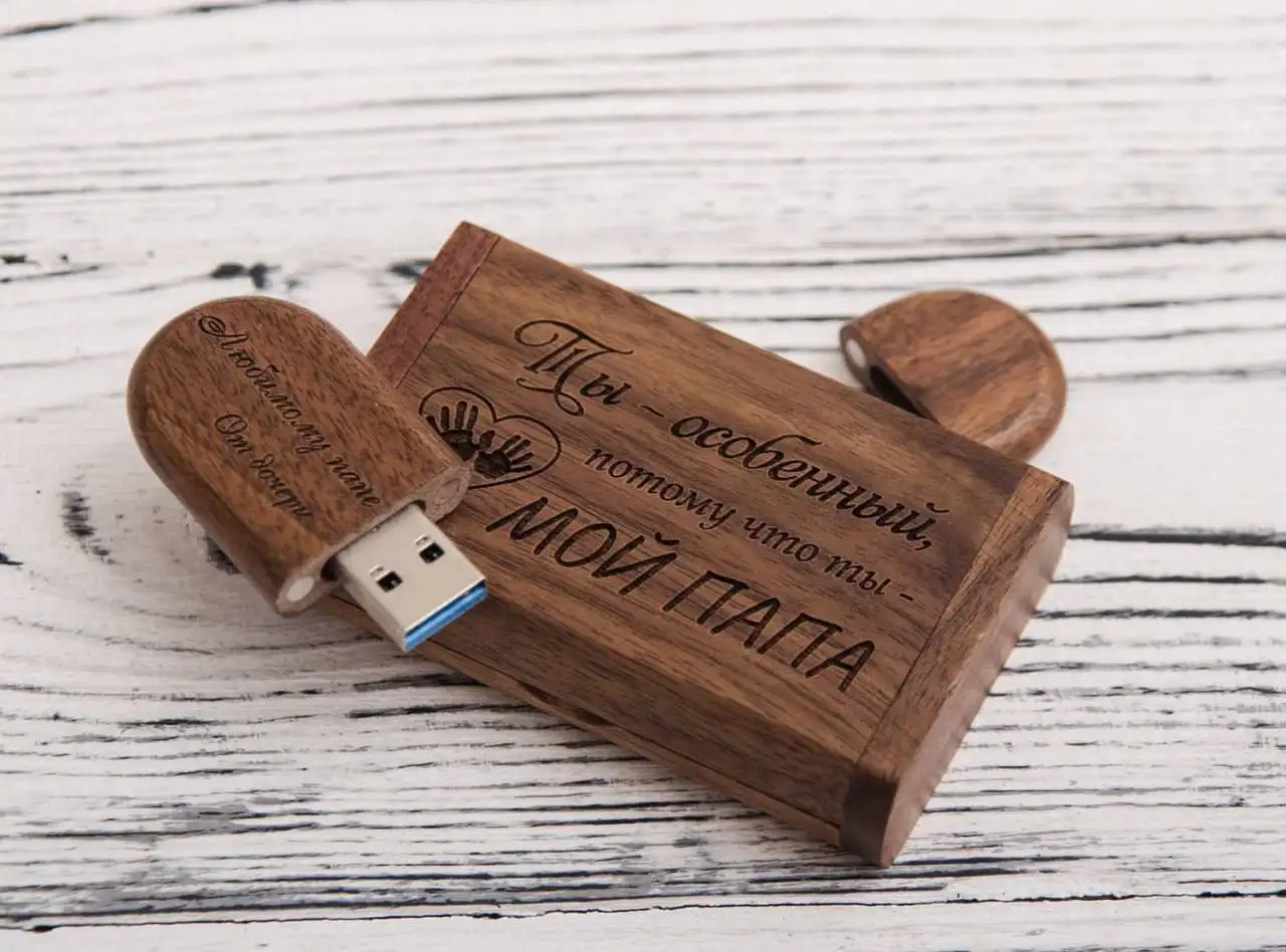 Флешки с гравировкой - USB-накопители (Электроника) в Владивосток