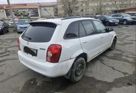 Mazda Familia S-Wagon 2001г - Мотоциклы в Хабаровск
