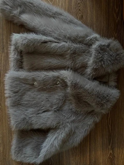 Шубка на весну новая размер 42-44 - Одежда в Владивосток