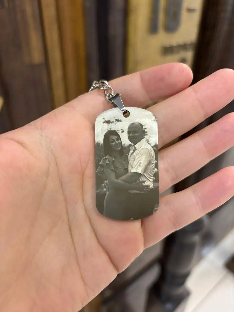 Фотогравировка на жетонах из ювелирной стали - Гравировка (Услуги) в Владивосток