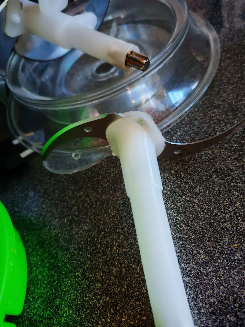 Продам измельчитель Молния б/у - Кухонная техника (Для дома и дачи) в Владивосток