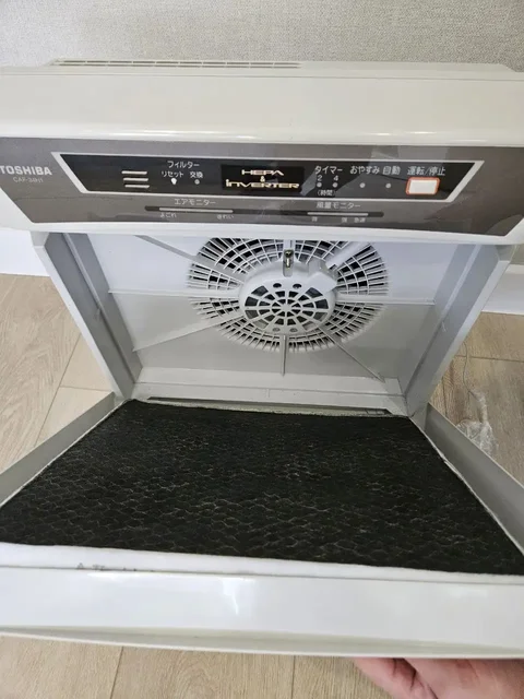 Очиститель воздуха Toshiba CAF-34H1 с угольным фильтром и пультом - частное объявление в Владивосток