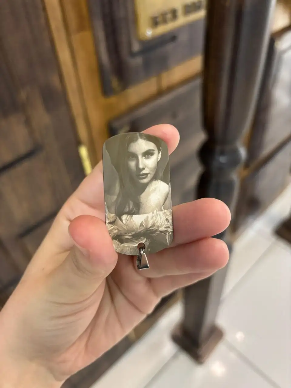 Фотогравировка на кулонах из ювелирной стали - Фотогравировка (Услуги) в Владивосток