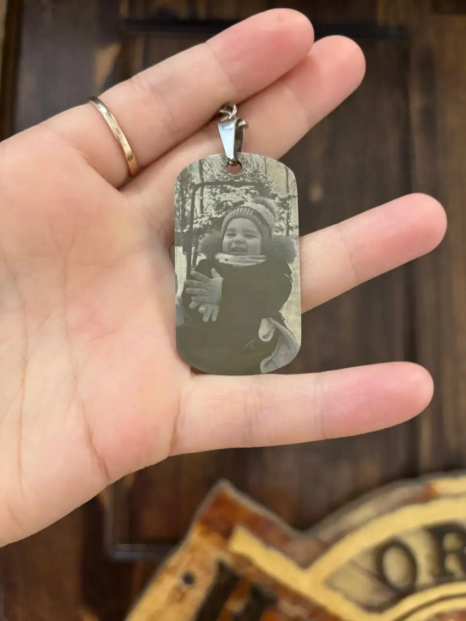 Фотогравировка на кулонах из ювелирной стали - Фотогравировка (Услуги) в Владивосток