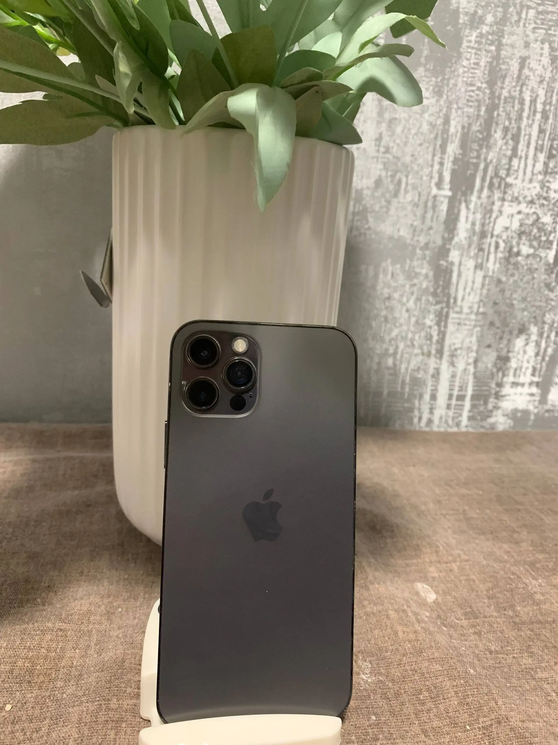 iPhone 12 Pro 256GB с заменой дисплея и камеры - Смартфоны (Электроника) в Владивосток