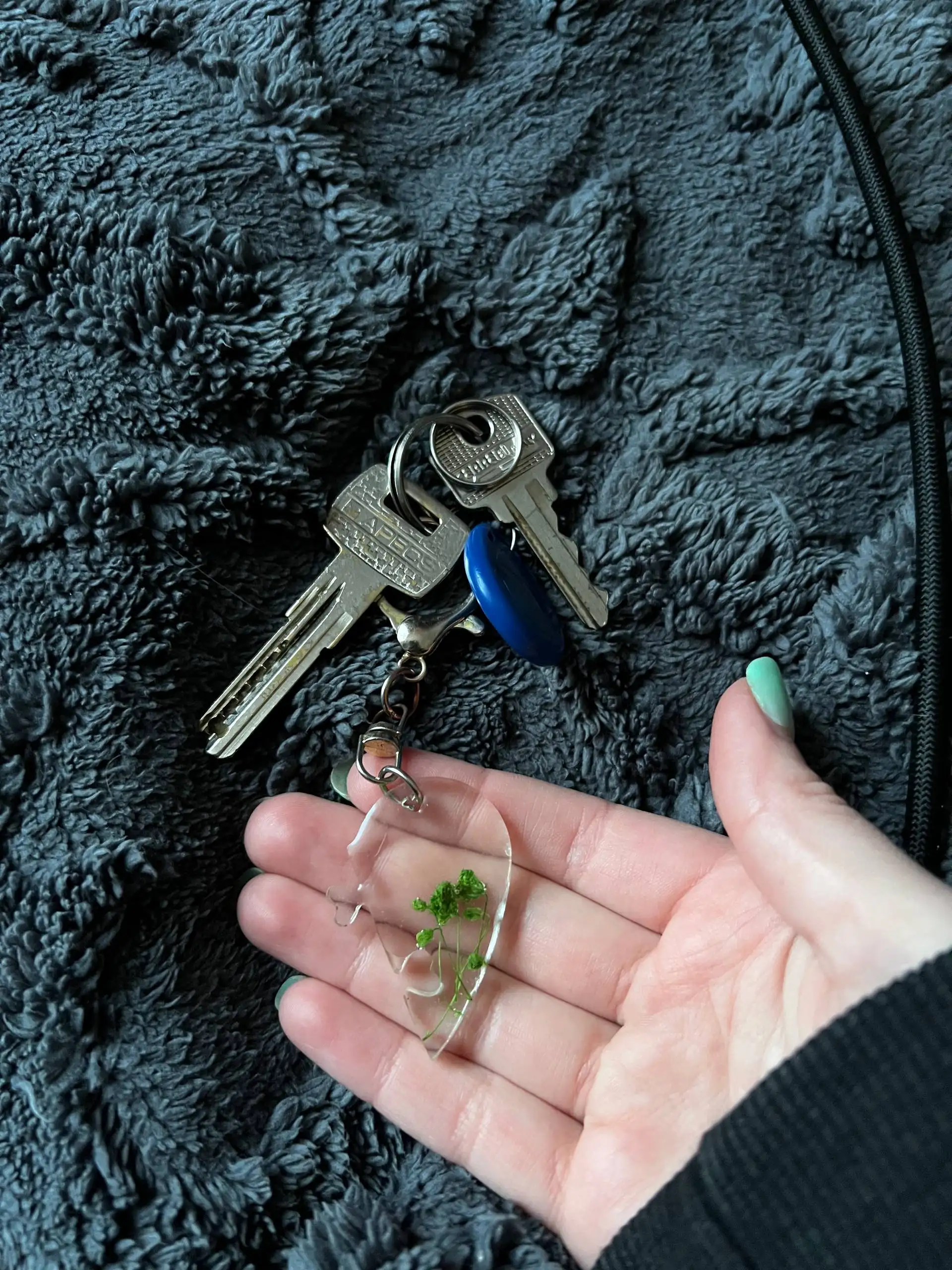 Потерянные ключи с брелоком розовые цветочки - Барахолка в Владивосток