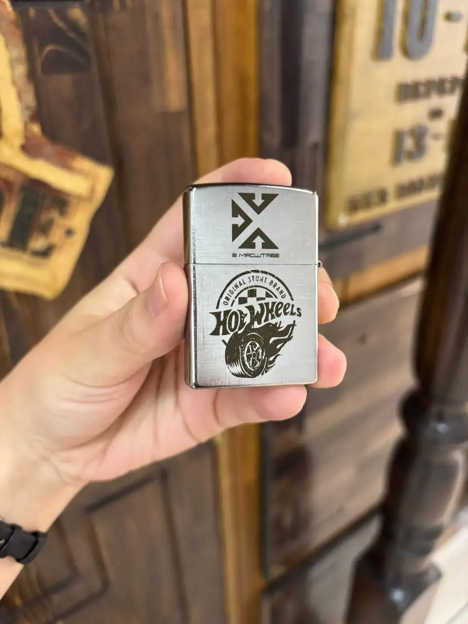 Оригинальные зажигалки Zippo и Zorro с гравировкой - Коллекционирование (Хобби и отдых) в Владивосток