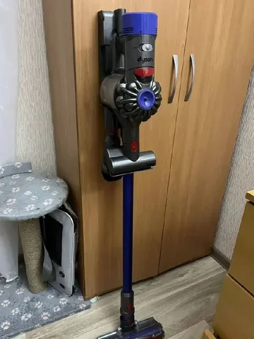 Пылесос Дайсон v7 в хорошем состоянии - Двери в Владивосток